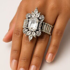 Paparazzi Statement Rhinestone Ring – Silver & Clear‎ Crystal